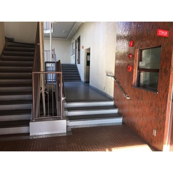 日商岩井第６緑地公園マンション エントランス