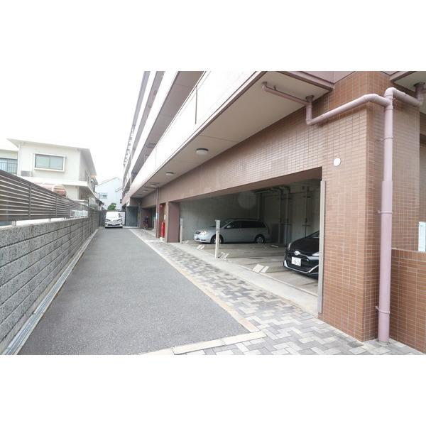 クレド茨木大手町 駐車場