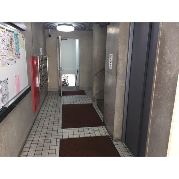 ネオハイツ江坂 エントランス
