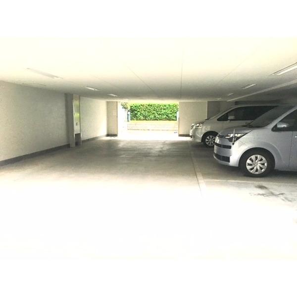 パークハイム豊中南桜塚 駐車場