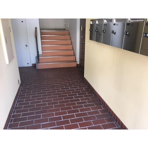 ファミーユ豊中本町 エントランス
