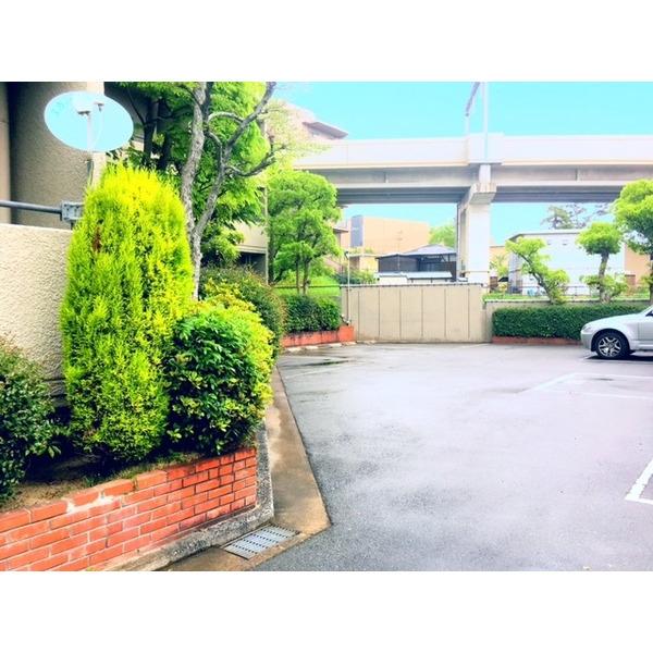 エバグリーングランド曽根 駐車場