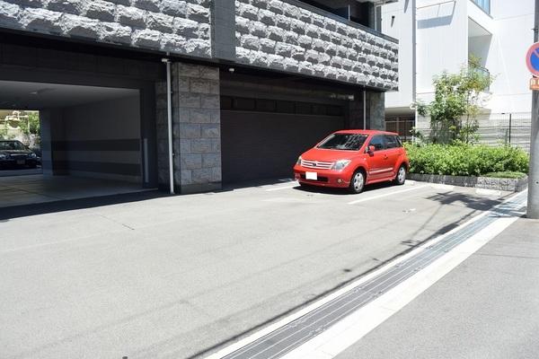 プレサンス玉造駅前 駐車場