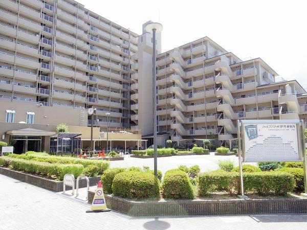 シャルマンコーポ伊丹 外観