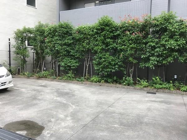 エスリード梅田北 駐車場