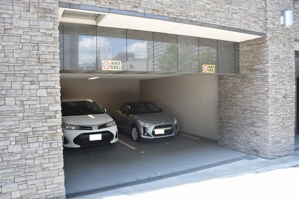 アドバンス西梅田Ⅲエミネンス 駐車場