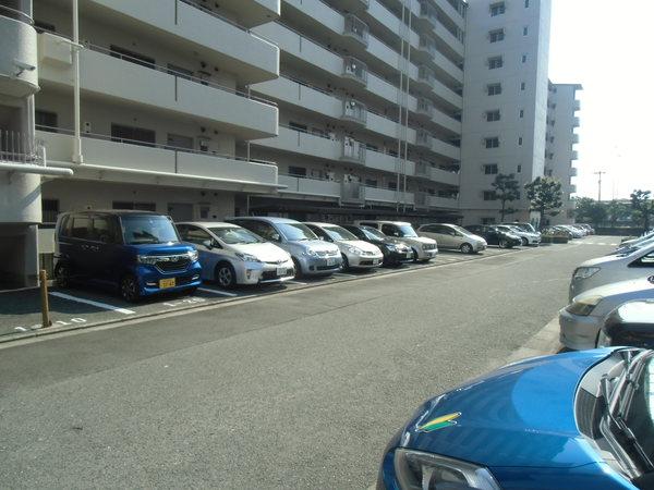 立花グリーンハイツ 駐車場