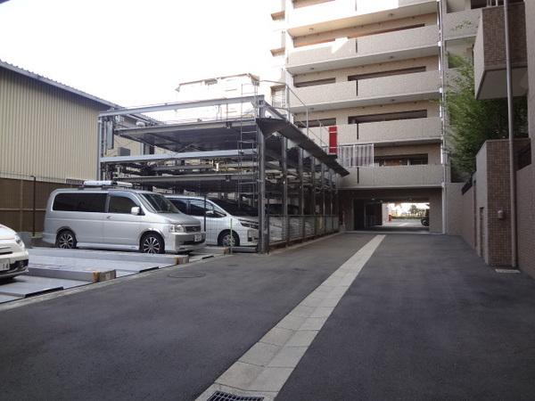 グランディア南茨木 駐車場