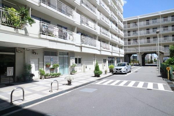 シャルマンコーポ摂津富田 エントランス