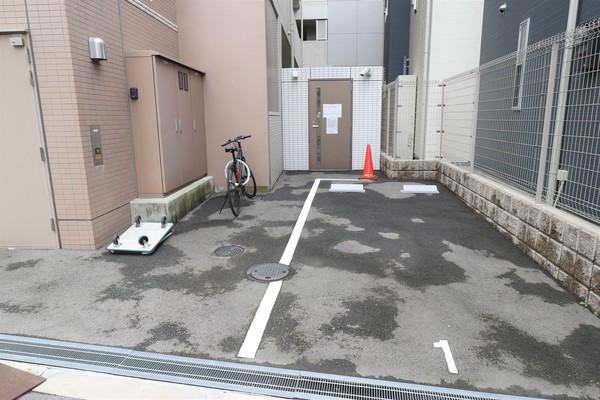 ディクス梅田東レジデンス 駐車場