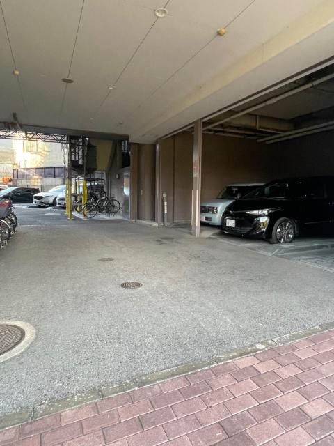 デュアル江坂広芝町 駐車場