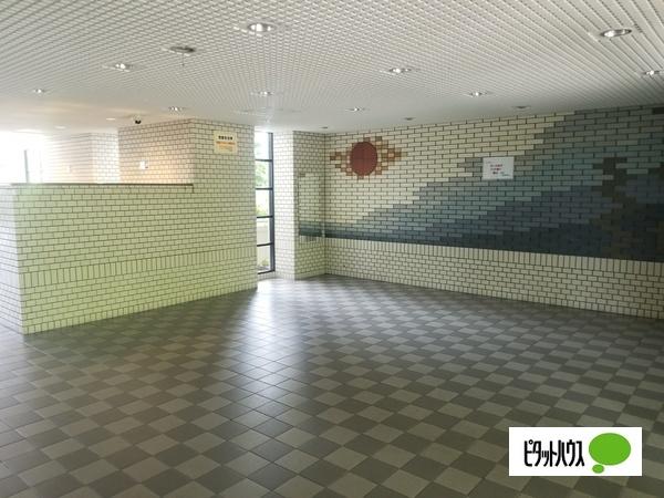 オークヒルズ香里弐番館 ロビー