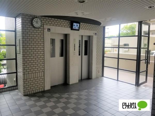 オークヒルズ香里弐番館 ロビー