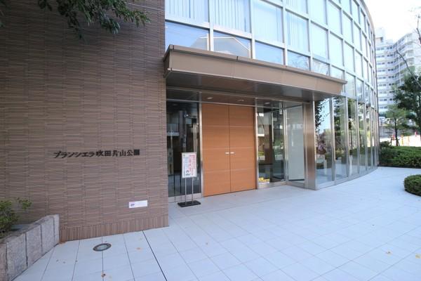ブランシエラ吹田片山公園 エントランス