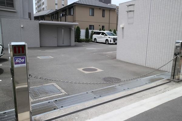 プラウド江坂サウスマーク 駐車場