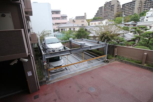 ユニライフ桃山台 駐車場