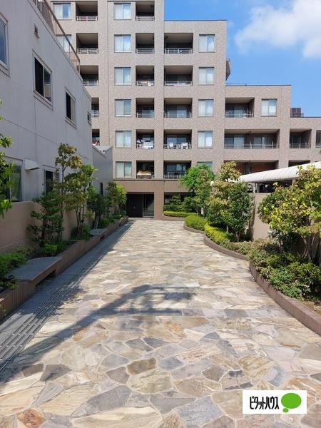 サーパスシティ西院日照町 エントランス