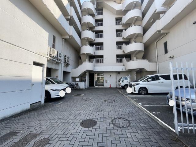 アミング潮江イーストA壱号棟 駐車場