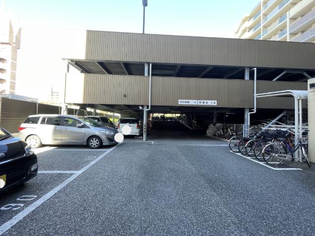 レスタージュたちばな 駐車場