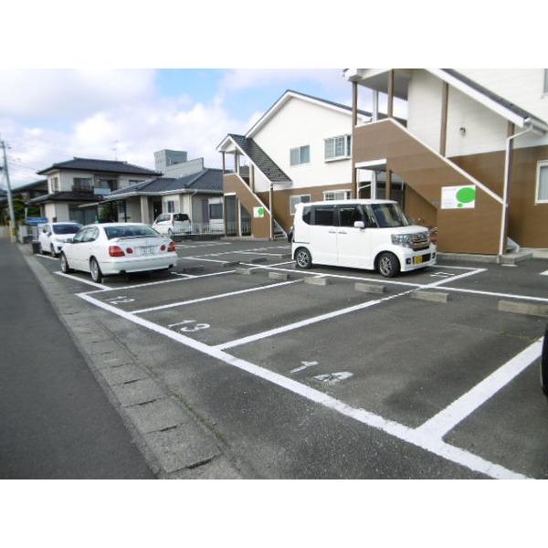 パインコートⅠ（0201） 駐車場