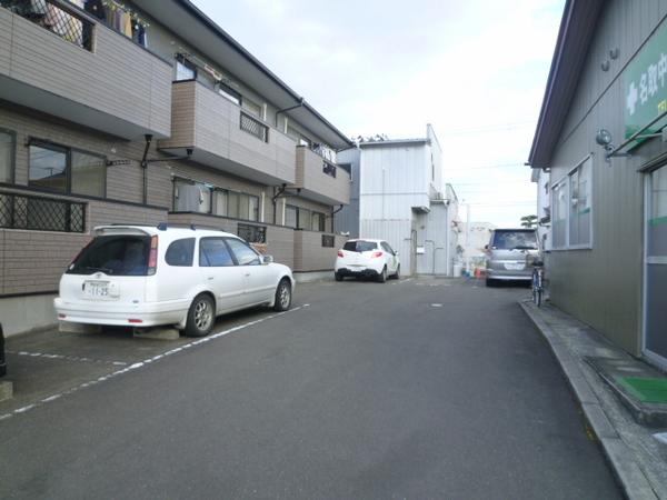 マレーネ・ディートリヒ（0202） 駐車場