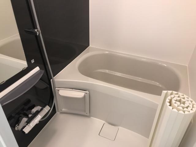 アインタウゼント 部屋画像