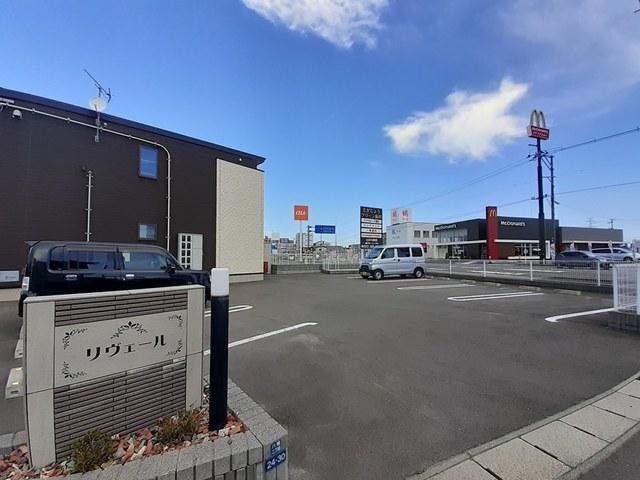 リヴェール（204） 駐車場
