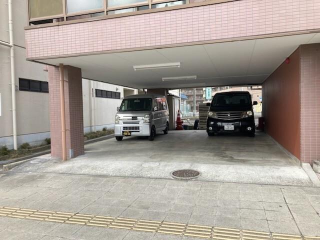 シャルム高砂駅前（0406） 駐車場