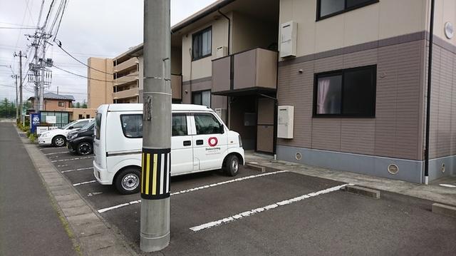 ロイヤルビレッジＹｓ　Ⅲ（201） 駐車場