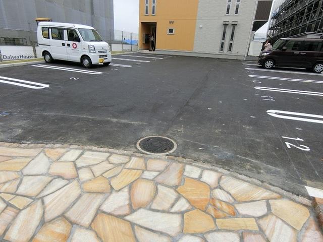 Ｄ−ｒｏｏｍ Ｌｅｍｏｎ（203） 駐車場