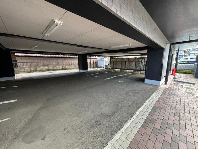 Ｒｅｖｅ　ＫＡＮＥＫＡ 駐車場
