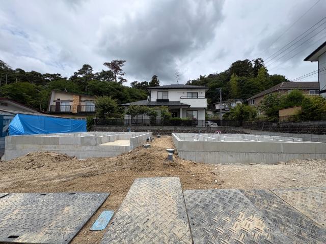 建築中