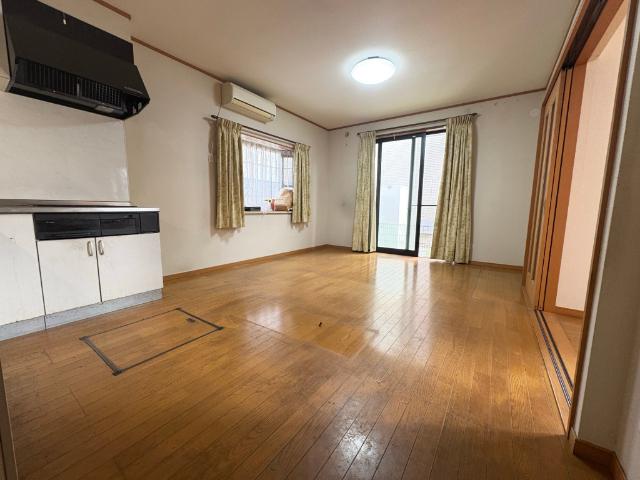仙台市若林区荒井一丁目　中古戸建 リビング