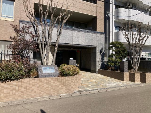 サーパス泉中央 エントランス