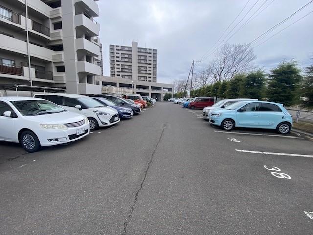 多賀城ロジュマンＦ棟 駐車場