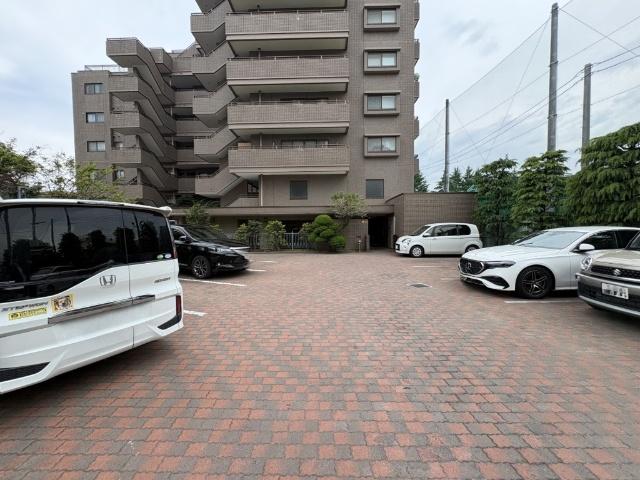 パストラルハイム上杉 駐車場