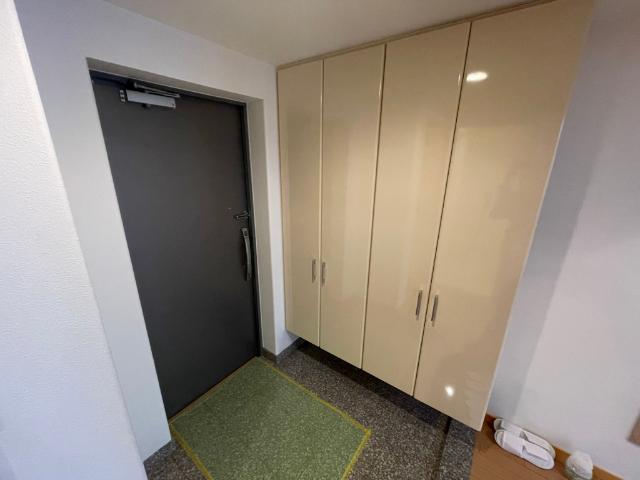 北広島市中央マンション 玄関