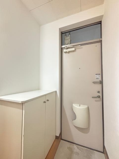 ボンジュール札幌 玄関