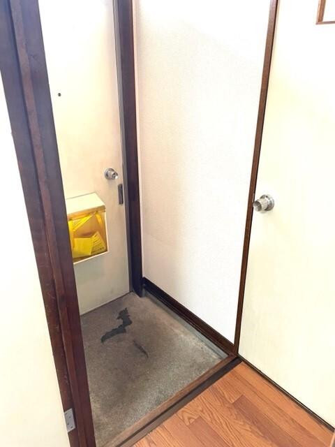 フラワーハイツＢ 玄関