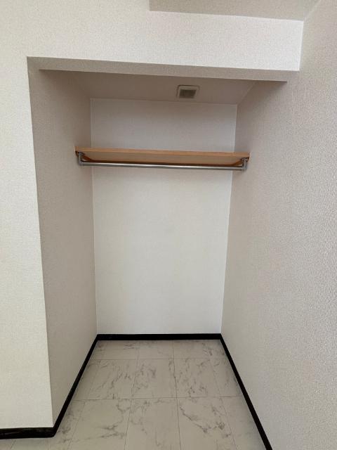 オリエントコート学園前 収納