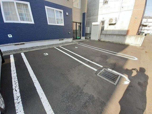 アマールファミーリア（201） 駐車場