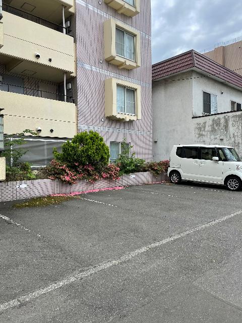 グラード元町（0503） 駐車場