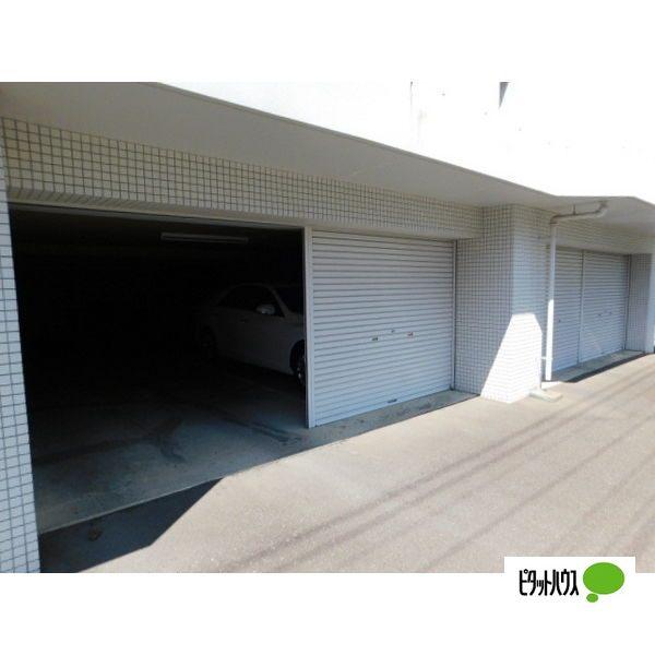 ブランノワール宮の森 駐車場