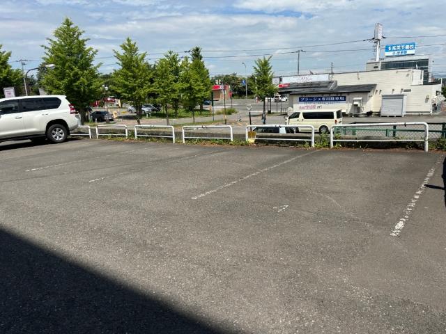 イーストフェアリー（208） 駐車場