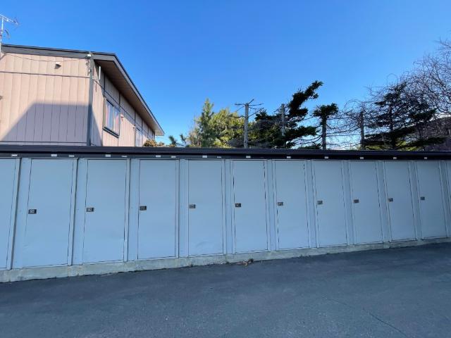 北広島市稲穂町東マンション 駐車場