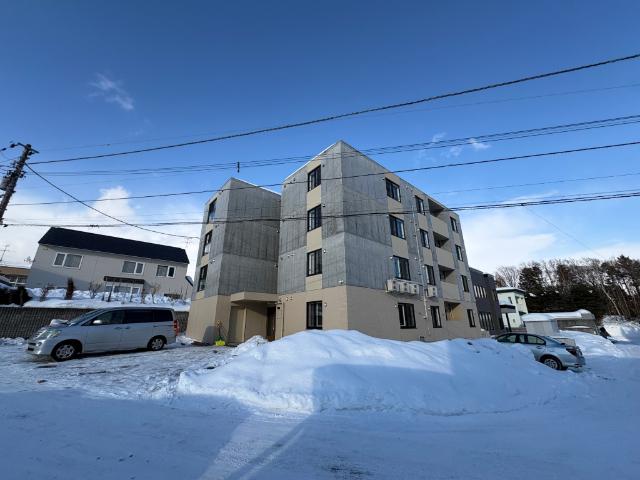 北広島市共栄町マンション 駐車場