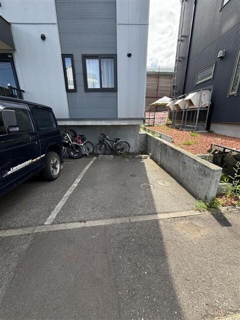 TIJUANA COURT（201） 駐車場