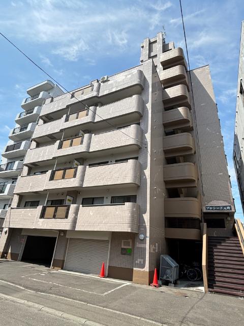 元町駅より徒歩4分 築35年5ヶ月 8階建の賃貸物件