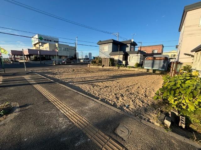 54.36坪の土地です。建築条件はございません。