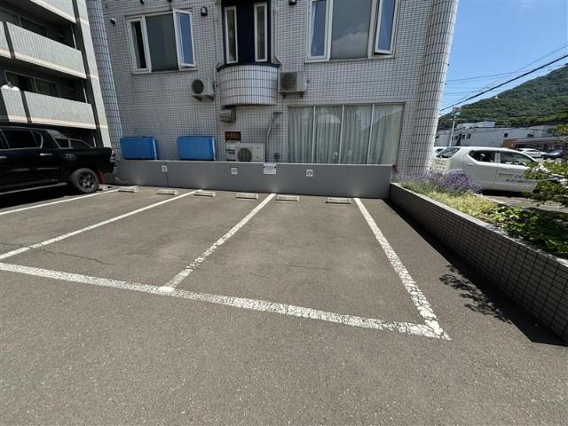 グラン・エスセーナ旭ヶ丘 駐車場